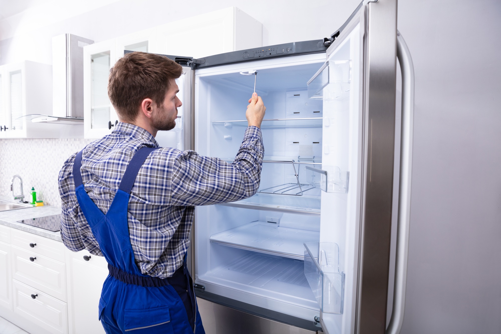 8 Signs You Need Emergency Refrigerator Repair image