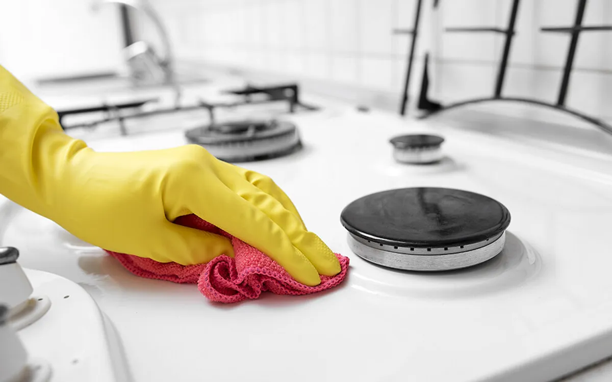 How to Properly Clean Your Stovetop for a Sparkling Kitchen image